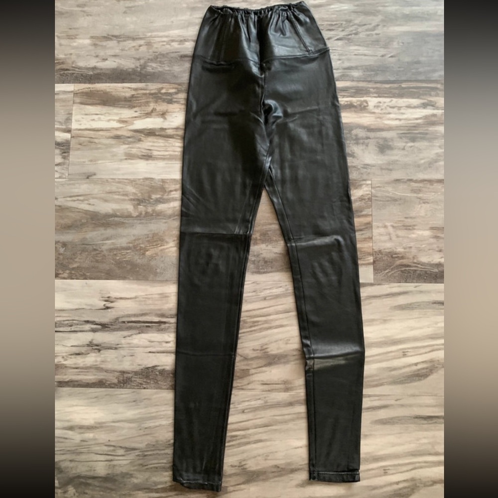 Aritzia leggings